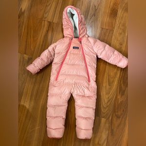 Patagonia baby hi-loft down sweater bunting 12-18 mo.